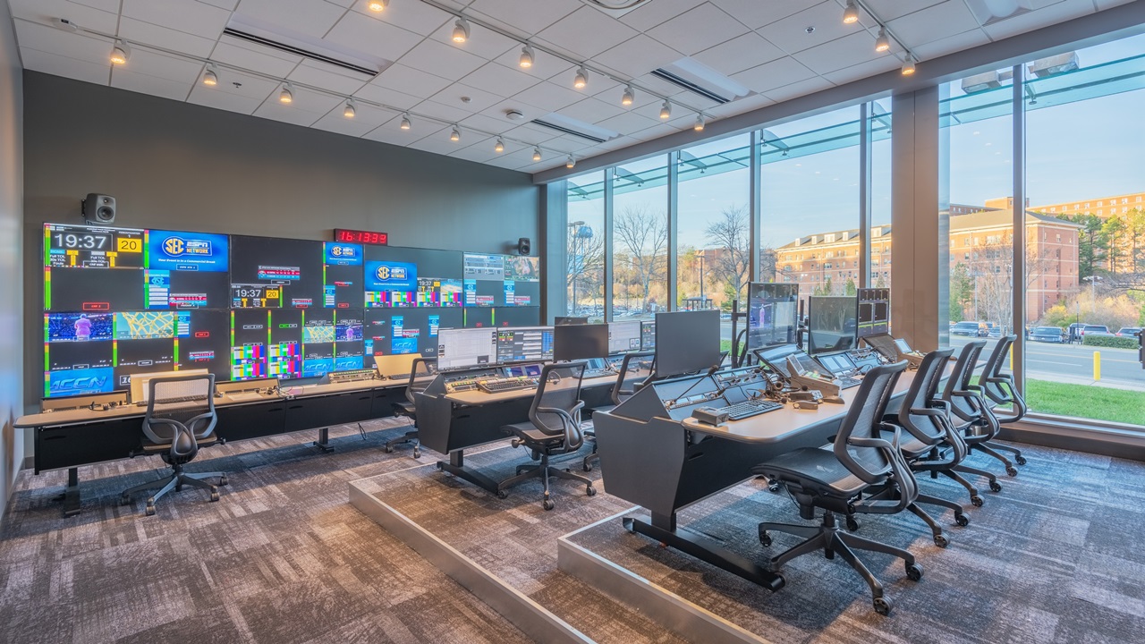Carolina Media And Comm Center Control Room 9x16